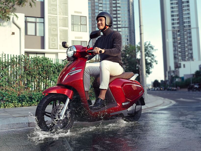 Chuyên gia: Khí thải xe máy là thủ phạm chính gây ô nhiễm không khí các đô thị, cần cấp bách chuyển đổi sang xe điện - 2