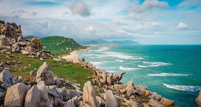 Công viên đá Ninh Thuận nổi bật với vẻ đẹp hoang sơ, hùng vĩ.