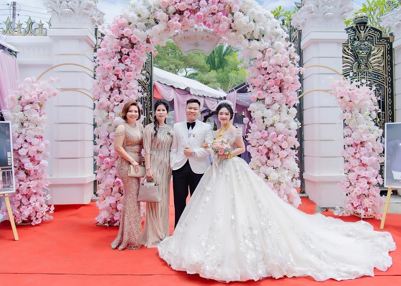 Váy cưới được cô dâu Ngọc Trân mặc trong lễ vu quy có giá 190 triệu đồng. Ảnh: Vietnamnet.