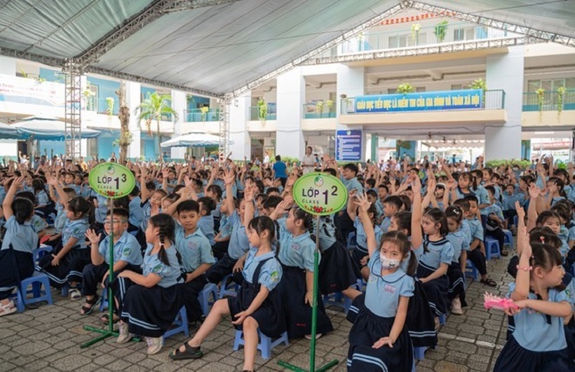 Các em học sinh trường Tiểu học Giồng Ông Tố hào hứng tham gia chương trình