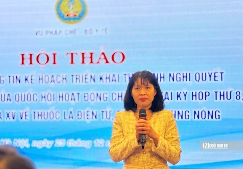 Bà Đinh Thị Thu Thủy - Phó Vụ trưởng Vụ Pháp chế, Bộ Y tế chia sẻ tại Hội thảo.