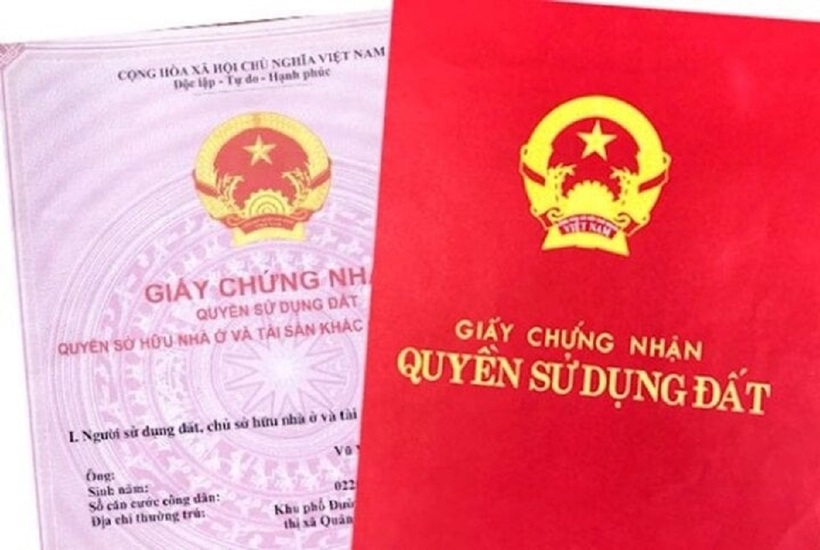 Khi người đứng tên sổ đỏ đã mất mà không để lại di chúc, việc sang tên sổ đỏ sẽ phải tuân theo quy trình thừa kế theo pháp luật.