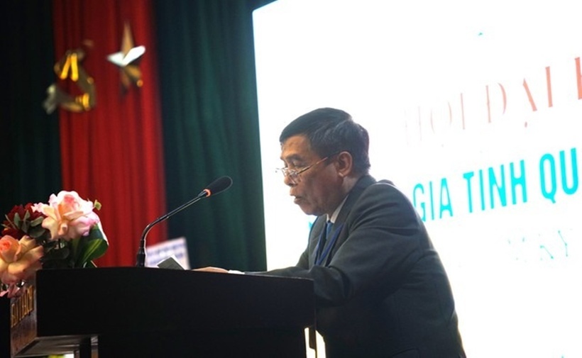 Ông Trần Đình Lân, Phó Chủ tịch Hội Luật gia tỉnh Quảng Nam, phát biểu tại Hội nghị.