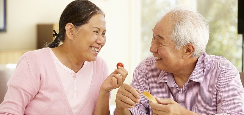 Thay vì lo lắng hay suy nghĩ về những vấn đề trong ngày bạn nên dành thời gian cho những hoạt động nhẹ nhàng, giúp tâm trí và cơ thể được thả lỏng. Ảnh minh họa.