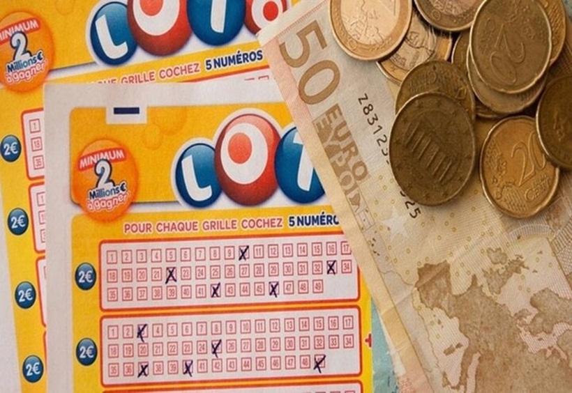 Người phụ nữ may mắn trúng giải độc đắc trị giá 1,3 triệu USD (tương đương hơn 33 tỷ đồng). Ảnh minh họa