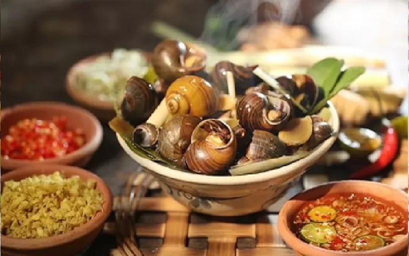 Ốc luộc là món ăn dân dã, quen thuộc với nhiều người Việt Nam.