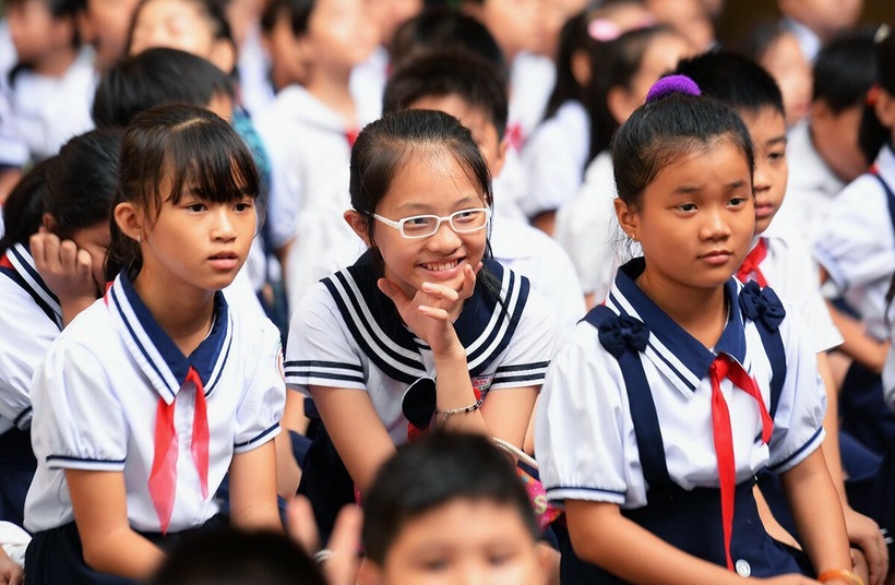 Giáo viên không được tổ chức dạy thêm đối với học sinh tiểu học và không được dạy thêm có thu tiền ngoài nhà trường với học sinh mình đang dạy. Ảnh minh họa