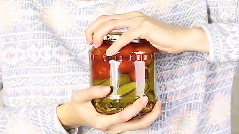 Mở nắp chai bị vặn quá chặt có thể là một thách thức, nhưng với những mẹo và phương pháp trên, bạn sẽ dễ dàng xử lý vấn đề này.