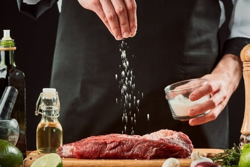 Mỗi loại muối đều có đặc điểm và ứng dụng riêng, tùy thuộc vào nhu cầu và phong cách nấu ăn của bạn.