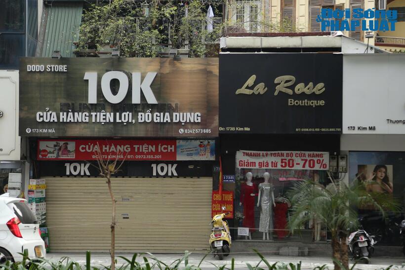 Phố Kim Mã nổi tiếng là tuyến phố sầm uất, có vị trí đắc địa và là nơi tập trung nhiều nhà hàng, cửa hàng thời trang, quán ăn, khách sạn và các dịch vụ tiện ích.