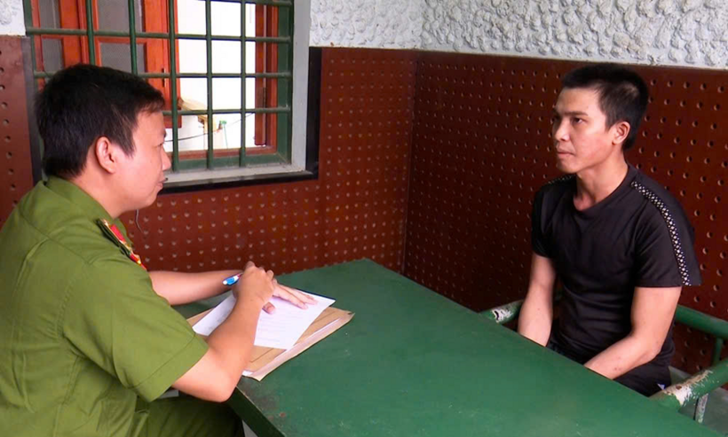 Trần Văn Thuận tại cơ quan công an. Ảnh: Giao Thông