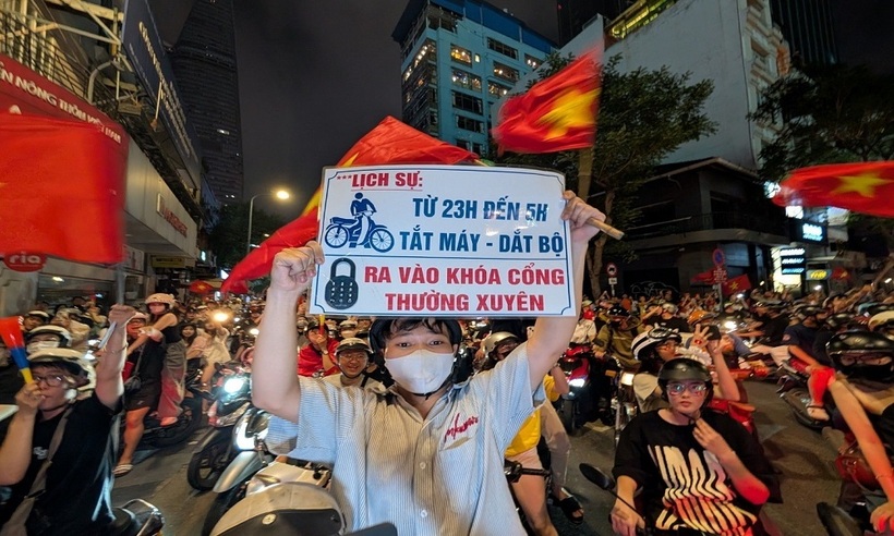 “Đi bão” không quên nhắc nhở mọi người chú ý giữ gìn an ninh, trật tự