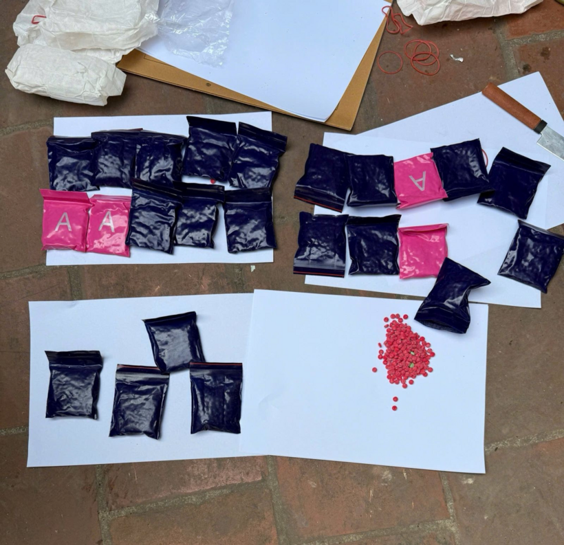 Lực lượng công an thu giữ gần 5.000 viên ma túy tổng hợp. Ảnh: VietNamNet