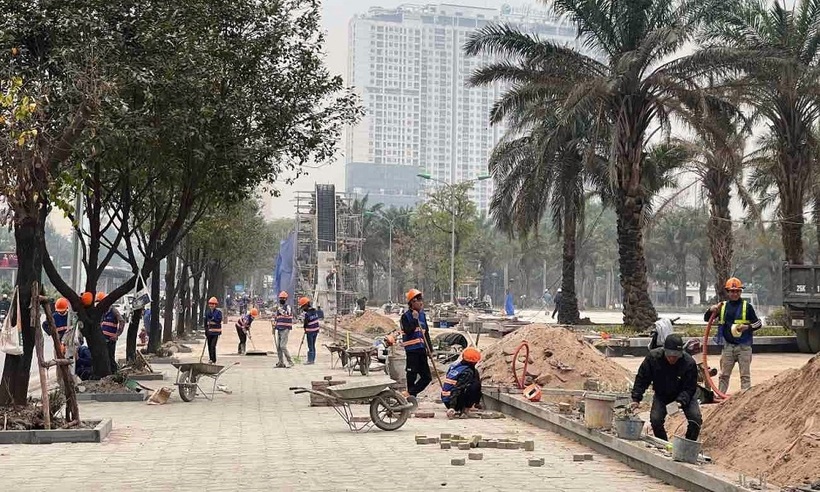 Đơn vị thi công tập trung đẩy nhanh tiến độ, đưa công viên Phùng Khoang đi vào hoạt động theo chỉ đạo của UBND TP. Hà Nội.