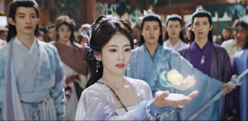 Tâm hỏa tự động bay đến chỗ Bạch Thước.