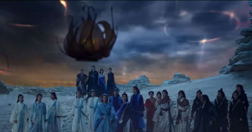 Rất đông người tụ tập ở nơi có Tâm Hỏa Ngô Đồng.