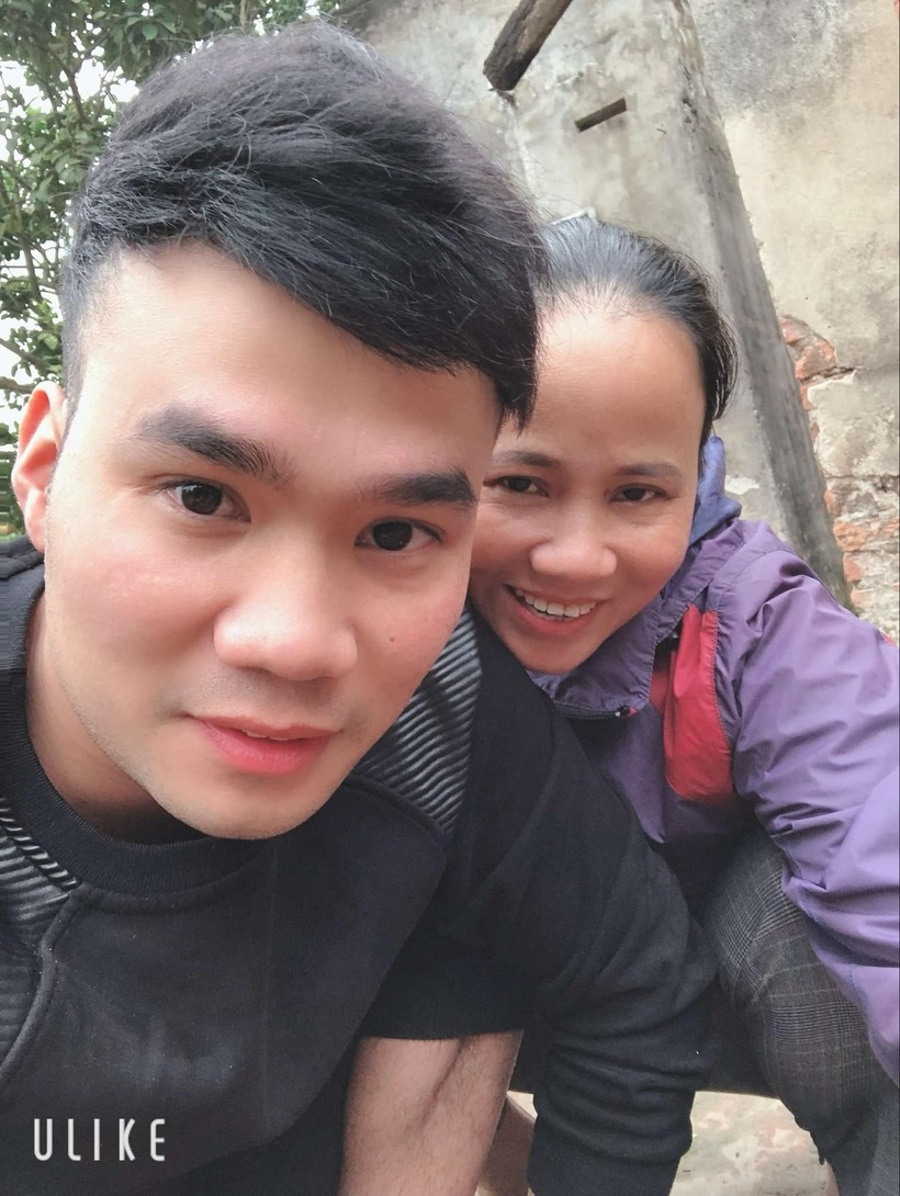 Bức hình chụp chung của hai mẹ con Bẩy. Ảnh: Dân Trí