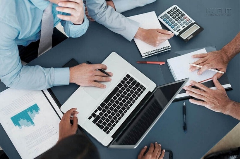 Ngành kế toán là một lĩnh vực rộng lớn và đa dạng, bao gồm nhiều mảng chuyên môn khác nhau.