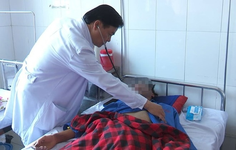 Hiện sức khoẻ nam sinh đã ổn định đang được theo dõi và điều trị tích cực tại bệnh viện. Ảnh: Báo Lao động.