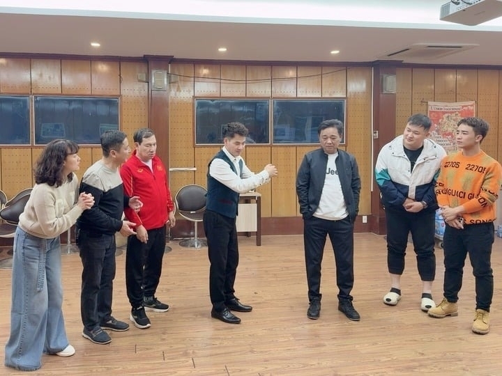 Các nghệ sĩ tích cực tập luyện cho Táo Quân 2025. Ảnh: VTC News