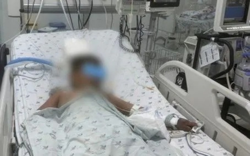 Sau gần 2 tuần điều trị, bệnh nhi bình phục dần, cai được máy thở, tỉnh táo, chức năng gan thận trở về bình thường. Ảnh: Thời báo VTV