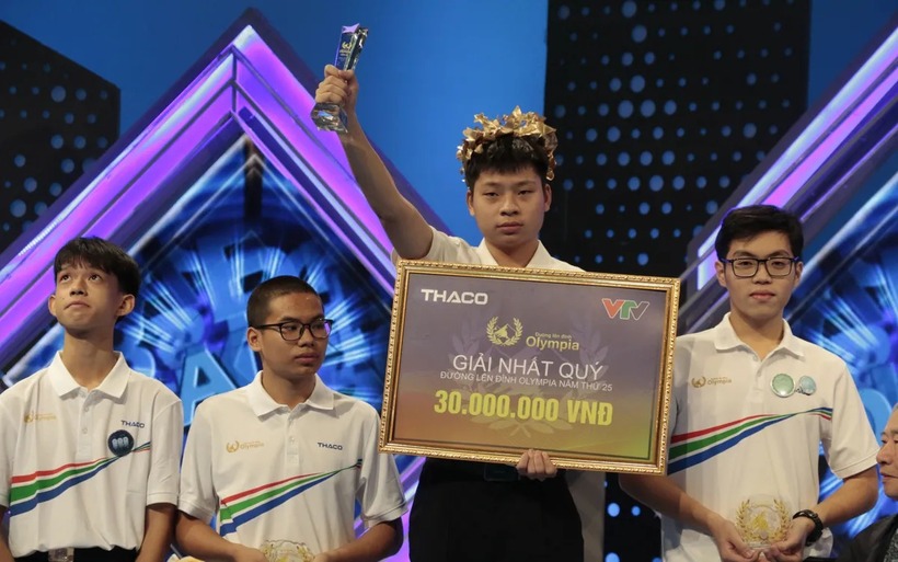 Lê Quang Duy Khoa giành vòng nguyệt quế trận quý I, giành vé vào Chung kết năm Đường lên đỉnh Olympia 25. (Ảnh: VTV)