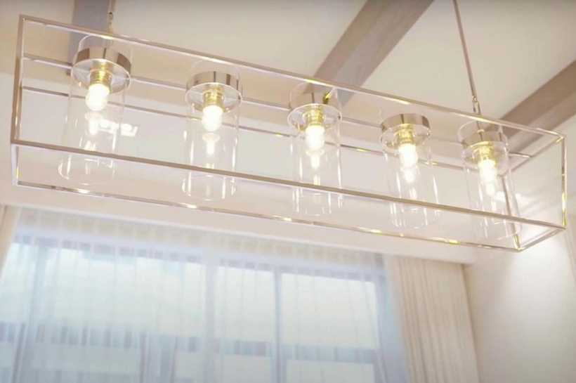 Đặc biệt, Hương Giang mạnh tay sắm đèn bàn ăn hơn 100 triệu đồng.