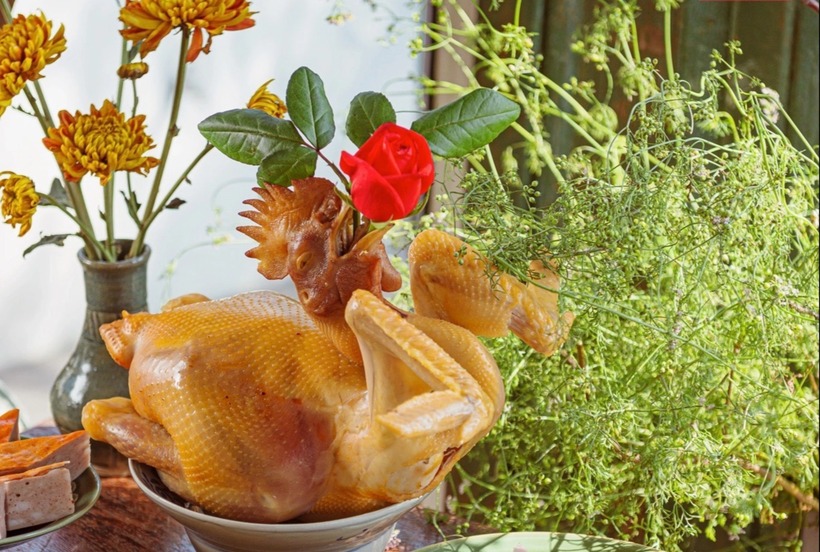 Để có con gà cúng hoàn hảo, bạn nên lưu ý cẩn thận ngay từ khâu chọn gà. Ảnh minh họa