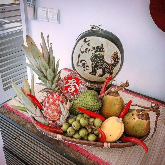Người miền Nam bày mâm ngũ quả theo mong muốn “Cầu sung vừa đủ xài”.