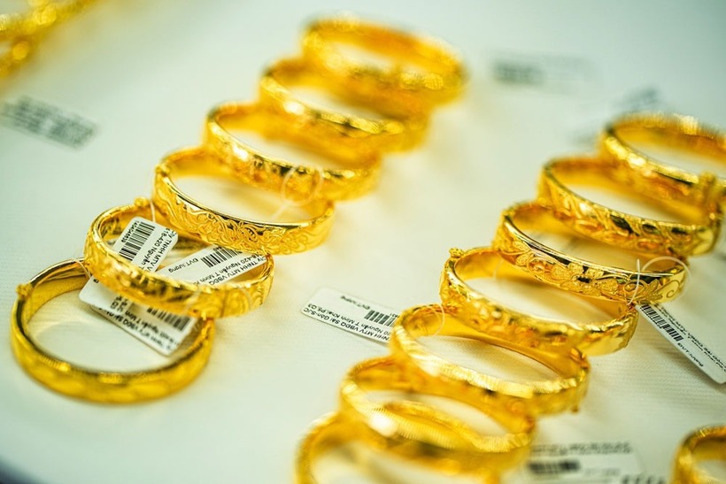 gia-vang-toi-nay-13-1-gia-vang-nhan-giam-manh.jpg
