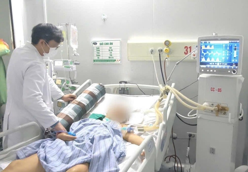 Sau tiêm 1 ngày người phụ nữ bị liệt toàn thân. Ảnh: BVCC