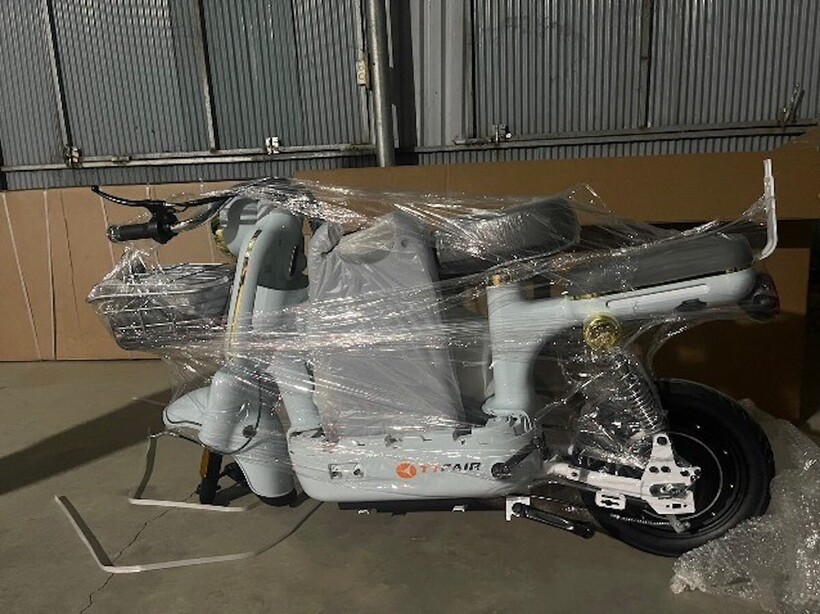 Xe máy điện nghi nhập lậu bị tạm giữ