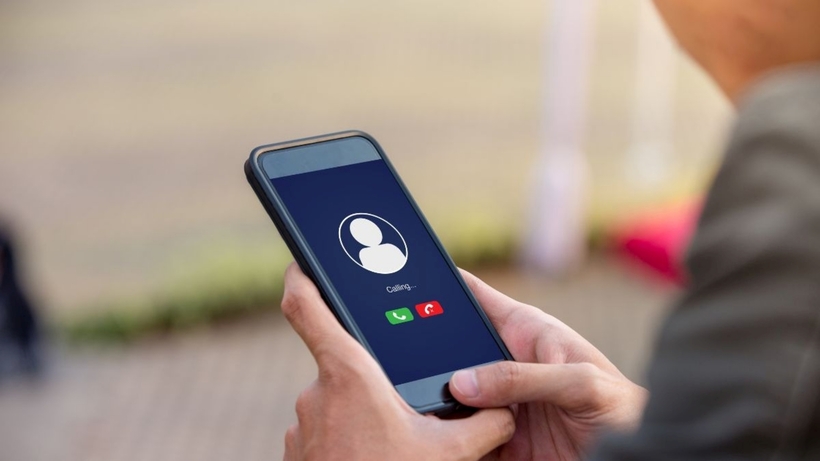 Thực hiện cuộc gọi cũng là một cách để phát hiện máy nghe lén trong phòng. Ảnh minh họa