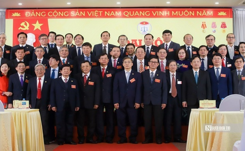 Ban Chấp hành Hội Luật gia Việt Nam khóa XIV ra mắt đại hội. (Ảnh Hữu Thắng).
