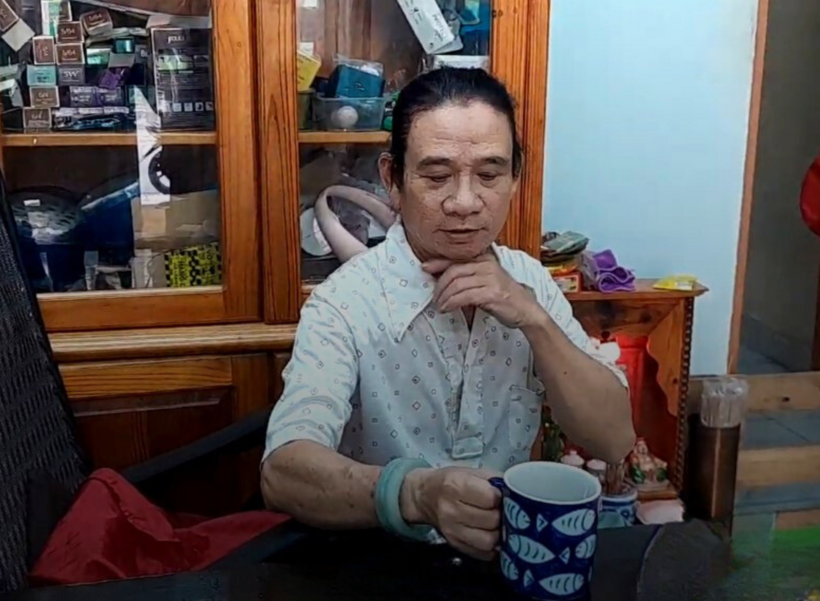 Chú Hoàng chạy chữa nhiều cách nhưng vẫn khàn tiếng, viêm thanh quản