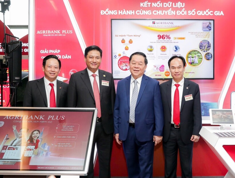 Agribank đẩy mạnh đổi mới sáng tạo về khoa học công nghệ phục vụ chuyển đổi số quốc gia - 3