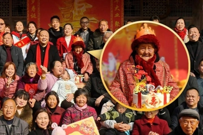 Cụ Qiu Chaishi vừa kỷ niệm sinh nhật lần thứ 124 của mình. Ảnh: QQ.