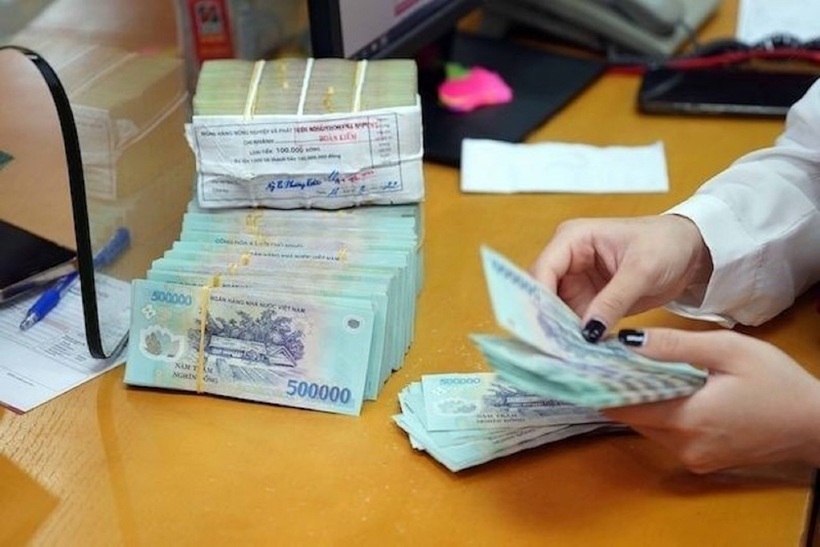 Phải chịu lãi suất quá hạn có thể gây ra nhiều ảnh hưởng tiêu cực đối với người vay. Ảnh minh họa