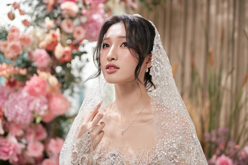 Phương Nhi lên xe hoa. Ảnh: Thanh Niên