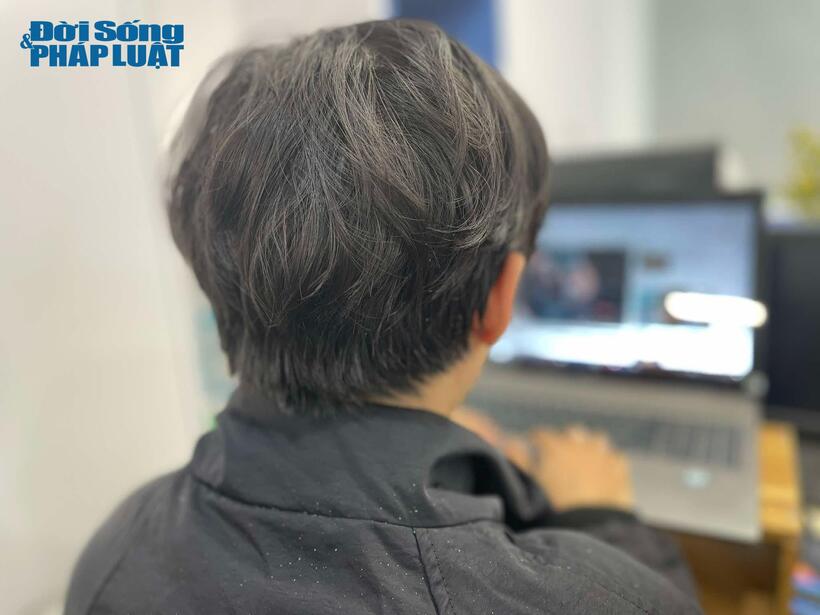 Dù công việc áp lực, mức lương không xứng đang nhưng Thành vẫn không dám nhảy việc vì chờ thưởng Tết