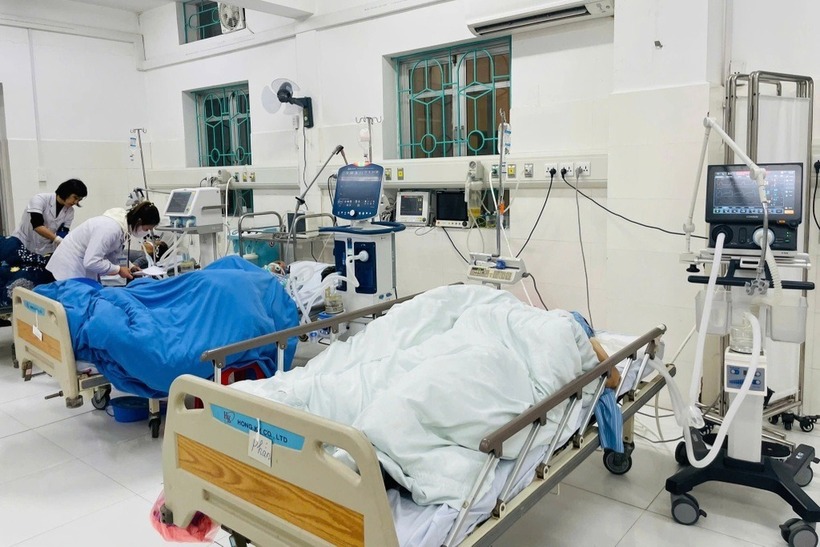 Bệnh nhân đang được theo dõi sức khỏe. Ảnh: VietNamNet