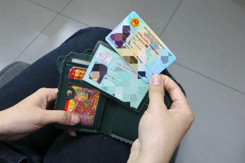 Khi đã được cấp CCCD gắn chíp, không nên dùng CMND cũ để thực hiện các giao dịch. Ảnh minh họa