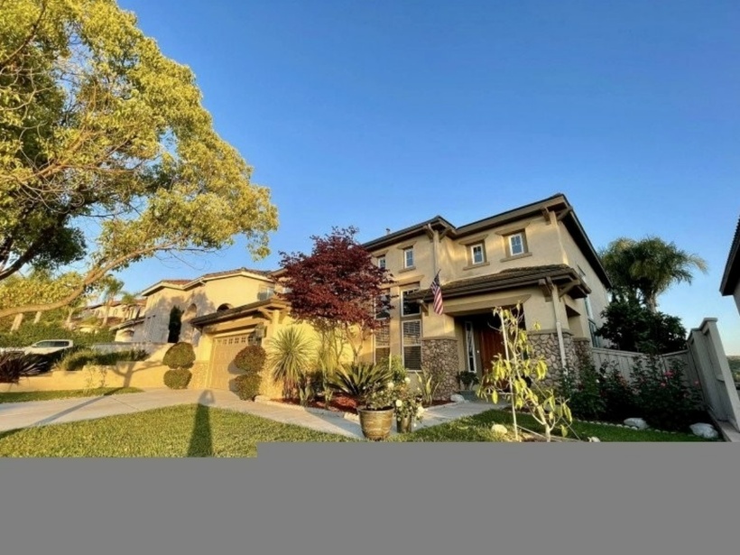 Nữ diễn viên tâm sự: "1 năm rưỡi trước, mua căn nhà mới này, em thật sự hạnh phúc, biết ơn và thấy mình may mắn khi chọn được ngôi nhà đúng với mong muốn của cả gia đình".