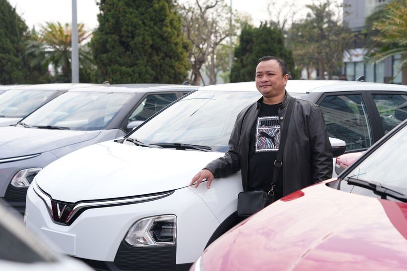 Đối tác tài xế Xanh SM Platform nhận xe được bàn giao và sẵn sàng bước vào một hành trình mới