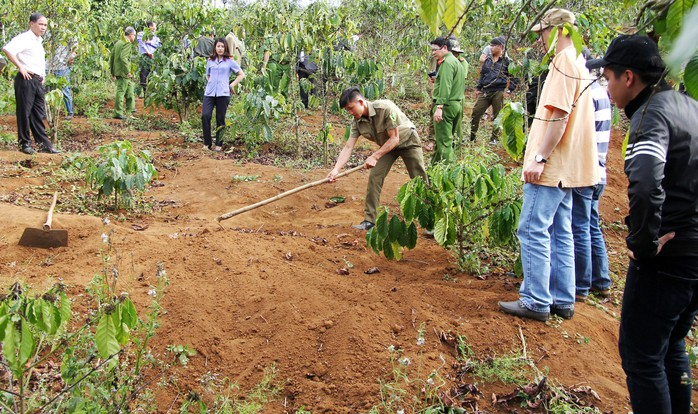 Nơi nghi can Nguyễn Thành Đức chôn thi thể nạn nhân ở tỉnh Lâm Đồng. Ảnh: Người Lao Động