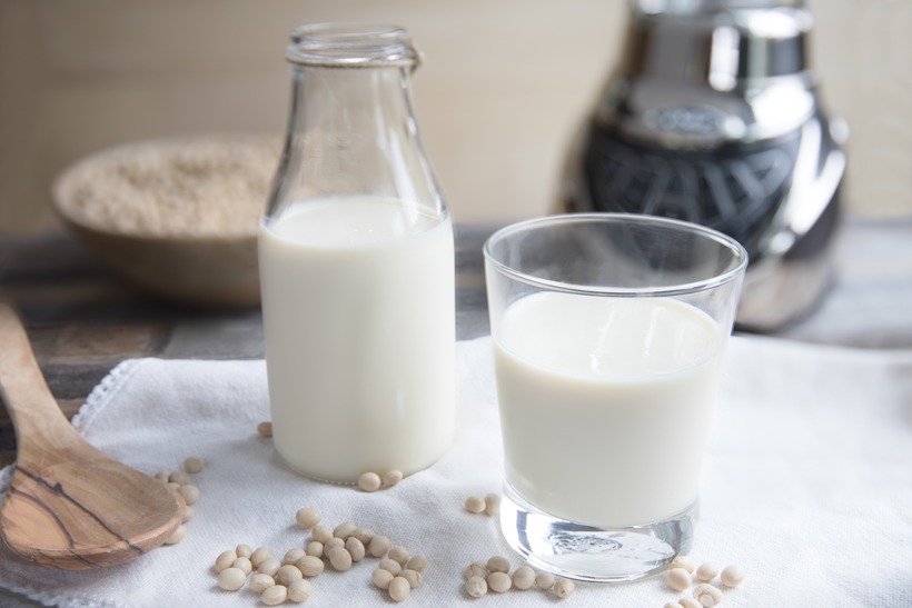 Người không dung nạp lactose không nên uống sữa.