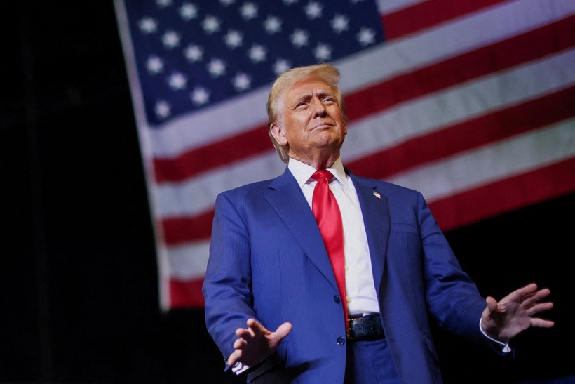 Tổng thống đắc cử Mỹ Donald Trump tuyên thệ nhậm chứ vào 12h trưa ngày 20/1 theo giờ Mỹ. Ảnh: Reuters