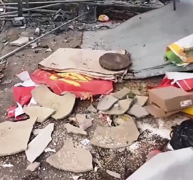 Hiện trường vụ nam sinh tử vong do tự chế pháo nổ tại nhà. Ảnh: Lao Động.