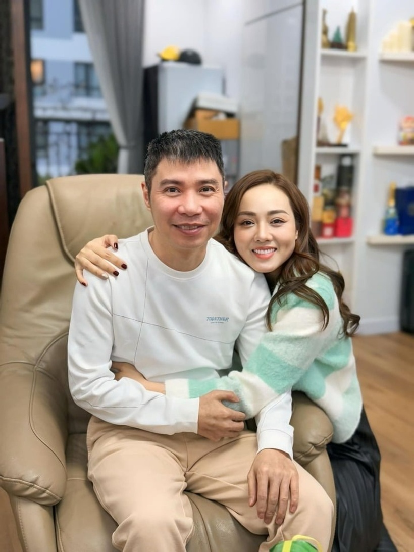 NSND Công Lý và bà xã Ngọc Hà có 5 năm tìm hiểu trước khi tổ chức hôn lễ vào đầu năm 2021. Ảnh: VTC News