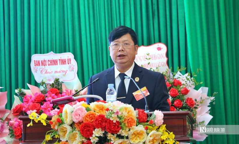 Luật gia Hoàng Văn Tiến - Phó Chủ tịch Hội Luật gia tỉnh Hà Giang phát biểu.